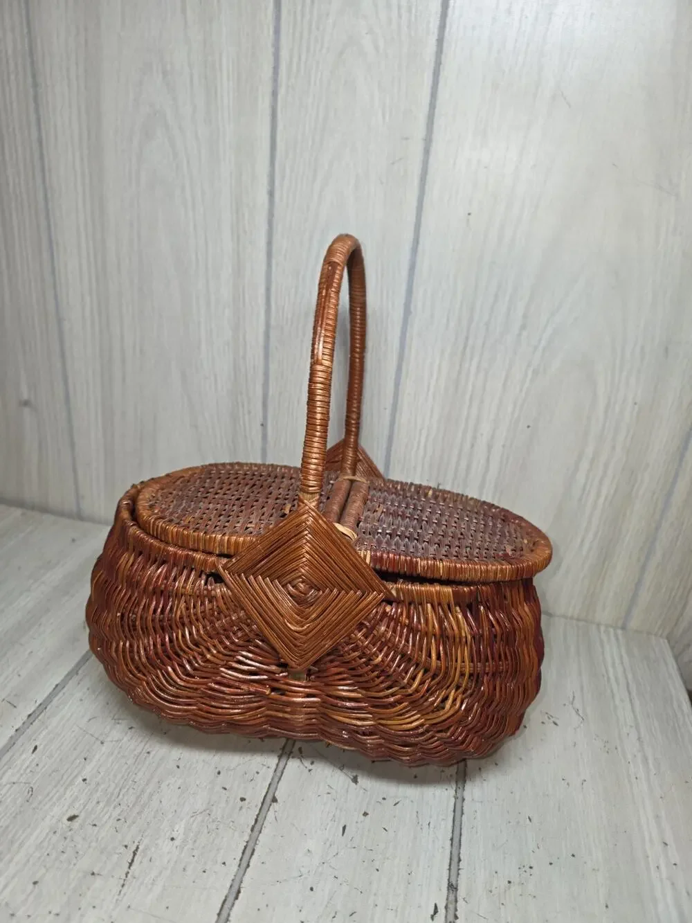 VTG Primitive New England Splint Wood Lidded Buttocks Basket Two Compartment